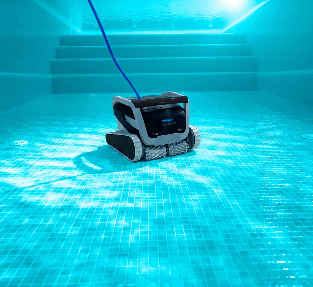 Dolphin Explorer E70 with Caddy and Wi-Fi