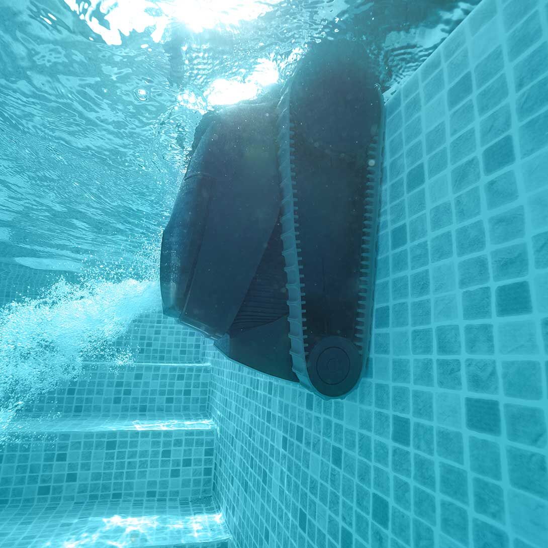 Dolphin Liberty 200 Robotic Pool Cleaner